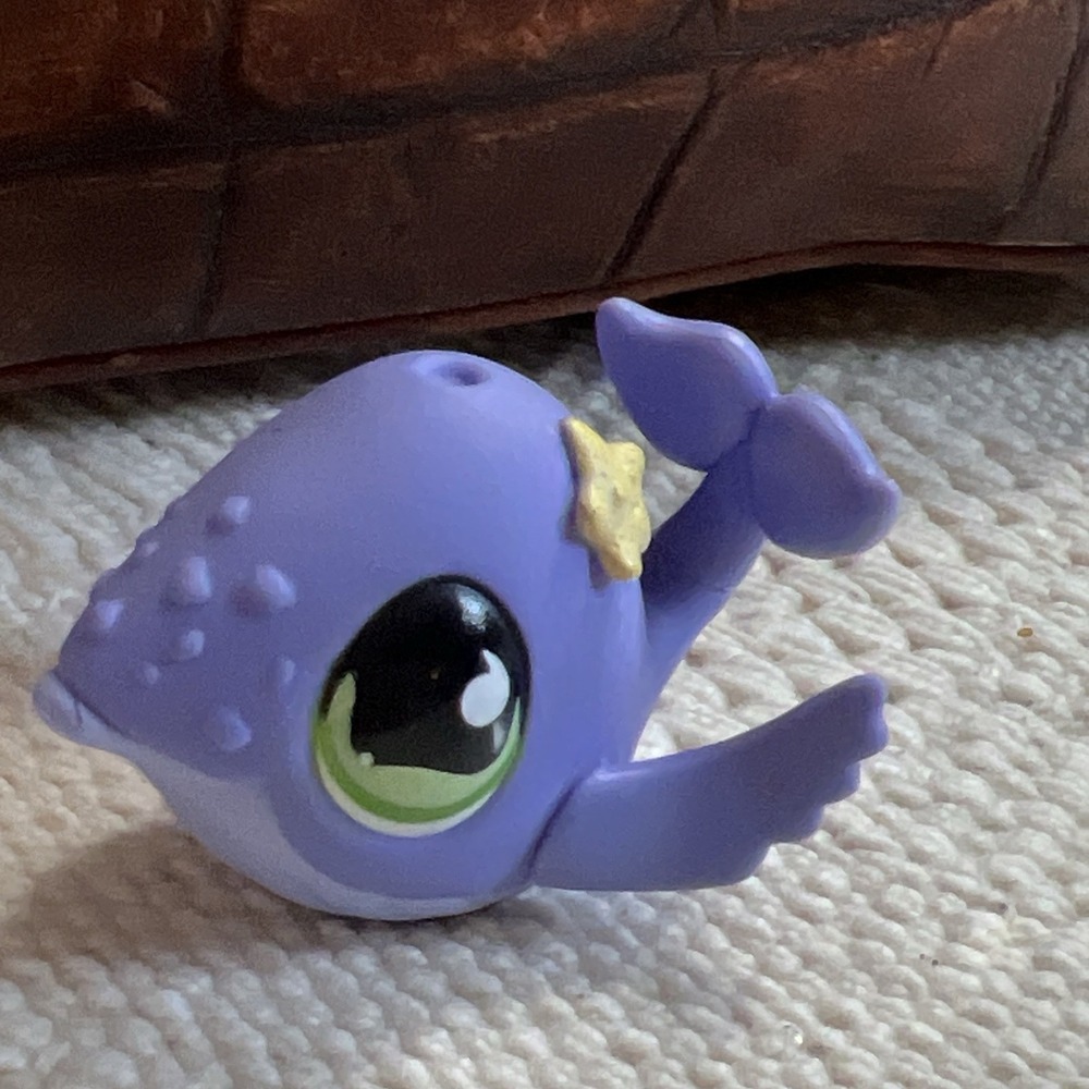 Littlest Pet Shop‎ # 031 Purple Whale Orange Starfish.